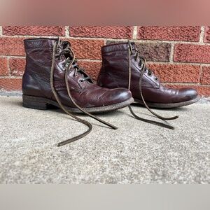 Frye Cap Toe Combat Boots Women’s Size 8 B (pre-owned)